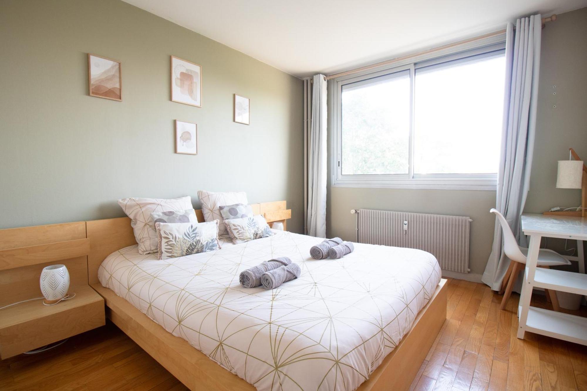 Appartement Spacieux Avec Balcon Bourg-en-Bresse Luaran gambar