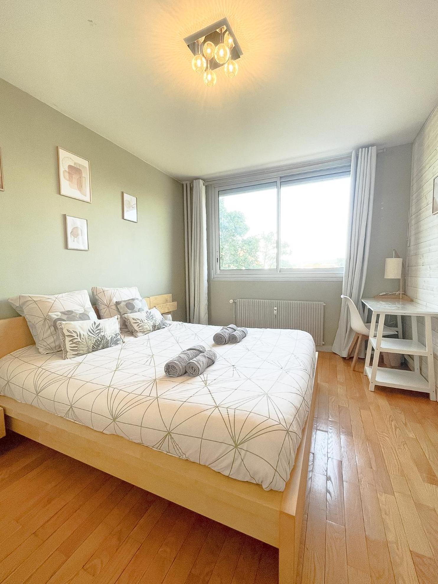 Appartement Spacieux Avec Balcon Bourg-en-Bresse Luaran gambar